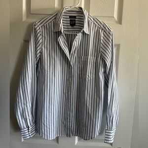 Gap The Perfect Shirt white with blue stripes size small